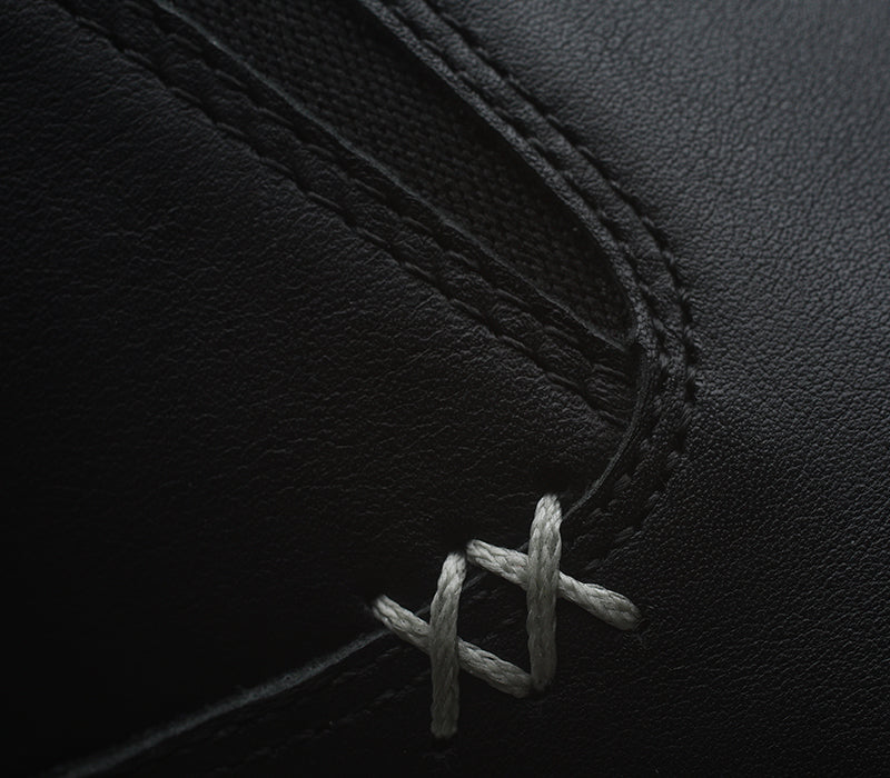 Close-up of the material on the KURU Footwear KIVI Women's Slip-on Shoe in JetBlack-FogGray